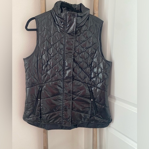 NWOT - T by Talbots - HIGH SHINE HIGH-LOW HEM QUILTED PUFFER VEST - Size Large - Picture 2 of 10